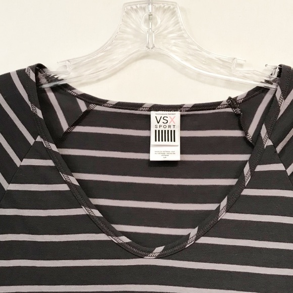 Victoria’s Secret Women’s VSX Sports Tee Size Small - Picture 3 of 6